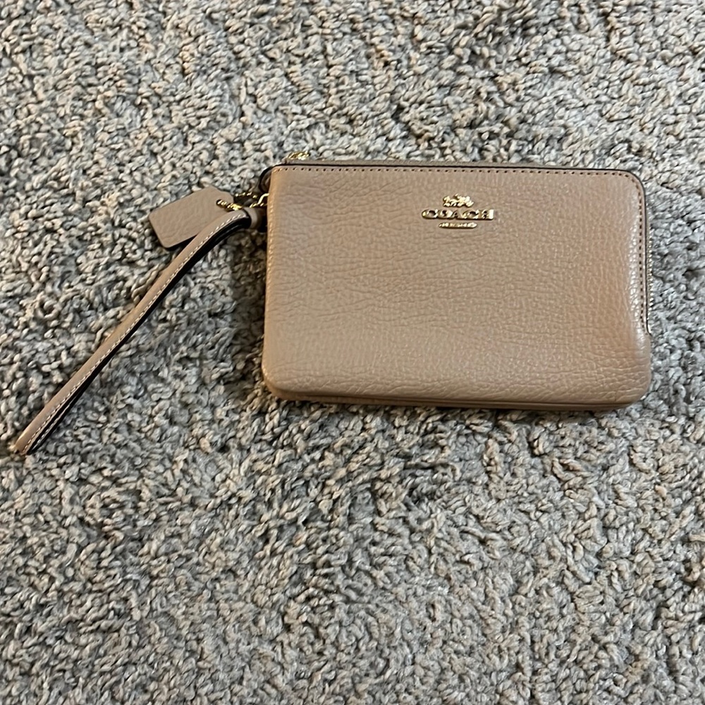 NEW coach wristlet